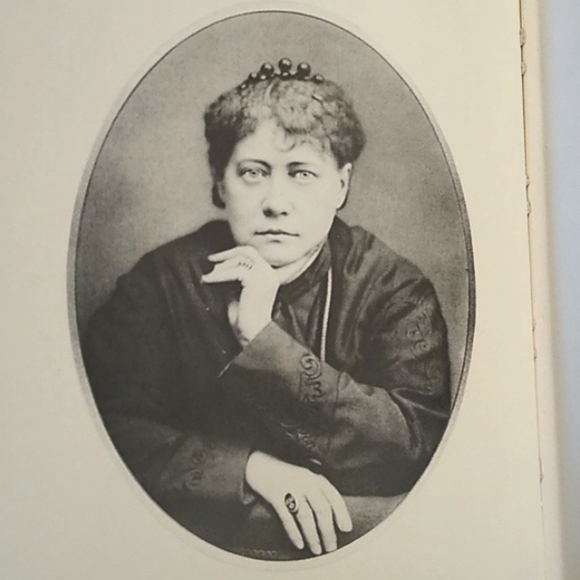 Isis Unveiled Volume 1 Science 1877 H P Blavatsky Theosophical Society 1972 Book - Picture 1 of 12